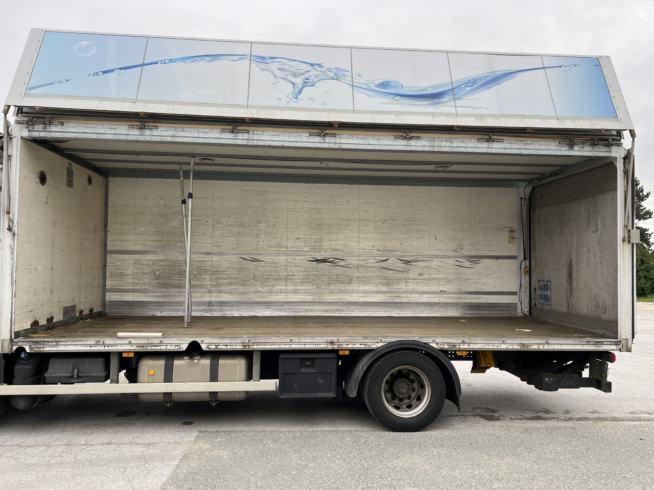 MERCEDES-BENZ ANTOS 18.30 L automatische Seitenladung | LBW | Klima | Tempomat - Camión transporte de bebidas: foto 5 MERCEDES-BENZ ANTOS 18.30 L automatische Seitenladung | LBW | Klima | Tempomat - Camión transporte de bebidas: foto 5