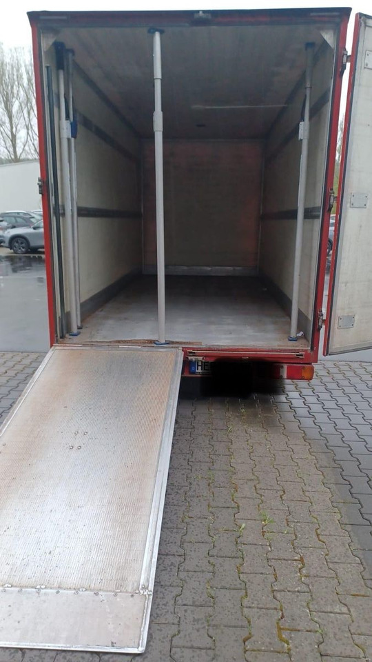 Volkswagen T5 2.0tdi mit Rampe 3ACHSER Tandemachse - Furgoneta caja cerrada: foto 5 Volkswagen T5 2.0tdi mit Rampe 3ACHSER Tandemachse - Furgoneta caja cerrada: foto 5