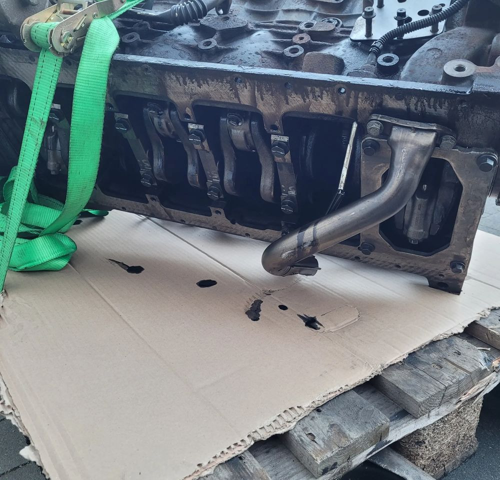 BLOK SILNIKA IVECO EUROCARGO E6 - Bloque de cilindros para Camión: foto 4 BLOK SILNIKA IVECO EUROCARGO E6 - Bloque de cilindros para Camión: foto 4