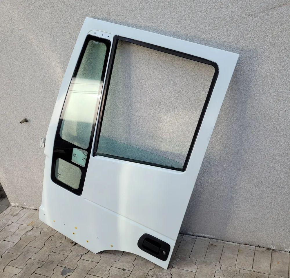 DRZWI LEWE IVECO EUROCARGO - Puerta y piezas para Camión: foto 2 DRZWI LEWE IVECO EUROCARGO - Puerta y piezas para Camión: foto 2