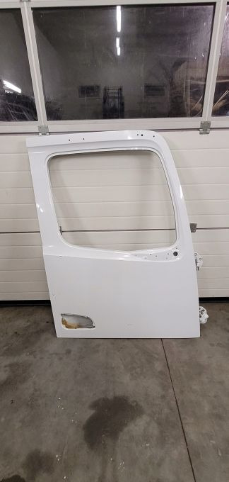 DRZWI MERCEDES ACTROS MP4 PRAWE MALA TAPICERKA - Puerta y piezas: foto 1 DRZWI MERCEDES ACTROS MP4 PRAWE MALA TAPICERKA - Puerta y piezas: foto 1