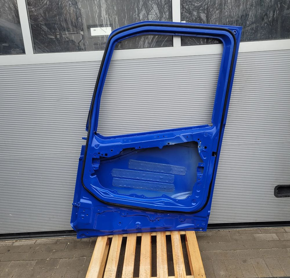 DRZWI PRAWE VOLVO FH4 FH5 ORYGINAŁ CHWALIM116 - Carrocería y exterior para Camión: foto 4 DRZWI PRAWE VOLVO FH4 FH5 ORYGINAŁ CHWALIM116 - Carrocería y exterior para Camión: foto 4