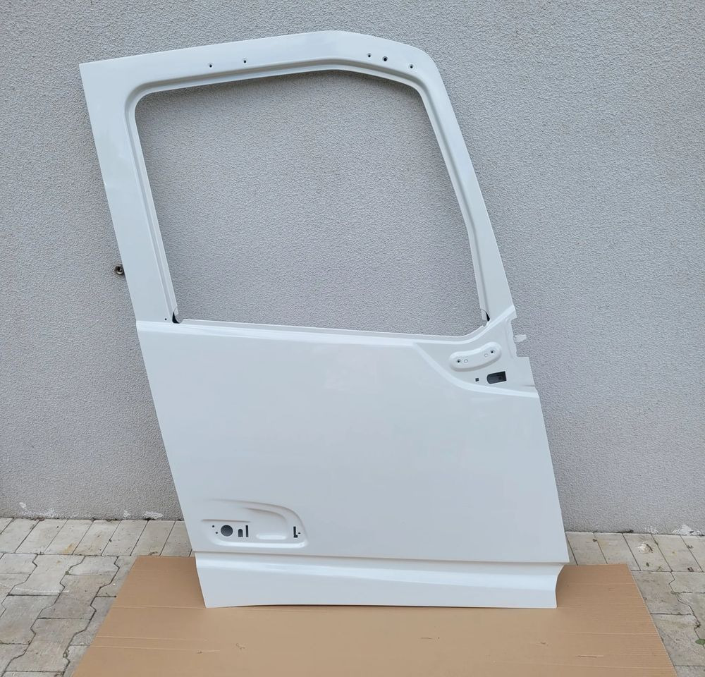 DRZWI PRAWE VOLVO FH4 ORYGINAŁ CHWALIM116 - Carrocería y exterior para Camión: foto 1 DRZWI PRAWE VOLVO FH4 ORYGINAŁ CHWALIM116 - Carrocería y exterior para Camión: foto 1