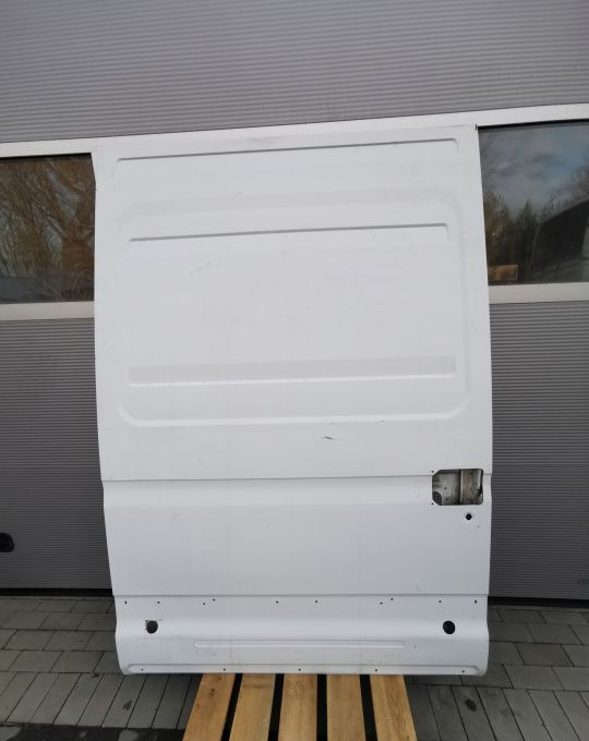 DRZWI PRZESUWNE IVECO DAILY PRAWE - Puerta y piezas: foto 1 DRZWI PRZESUWNE IVECO DAILY PRAWE - Puerta y piezas: foto 1