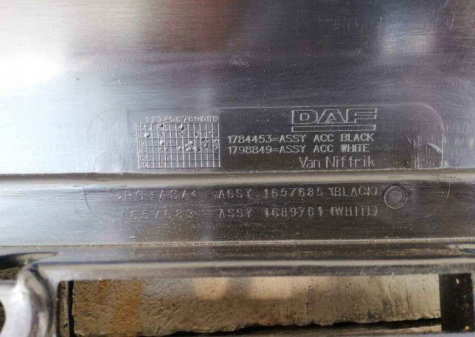 GRILL ATRAPA DAF CF NOWY ORYGINAŁ 1784453 - Parrilla para Camión: foto 5 GRILL ATRAPA DAF CF NOWY ORYGINAŁ 1784453 - Parrilla para Camión: foto 5