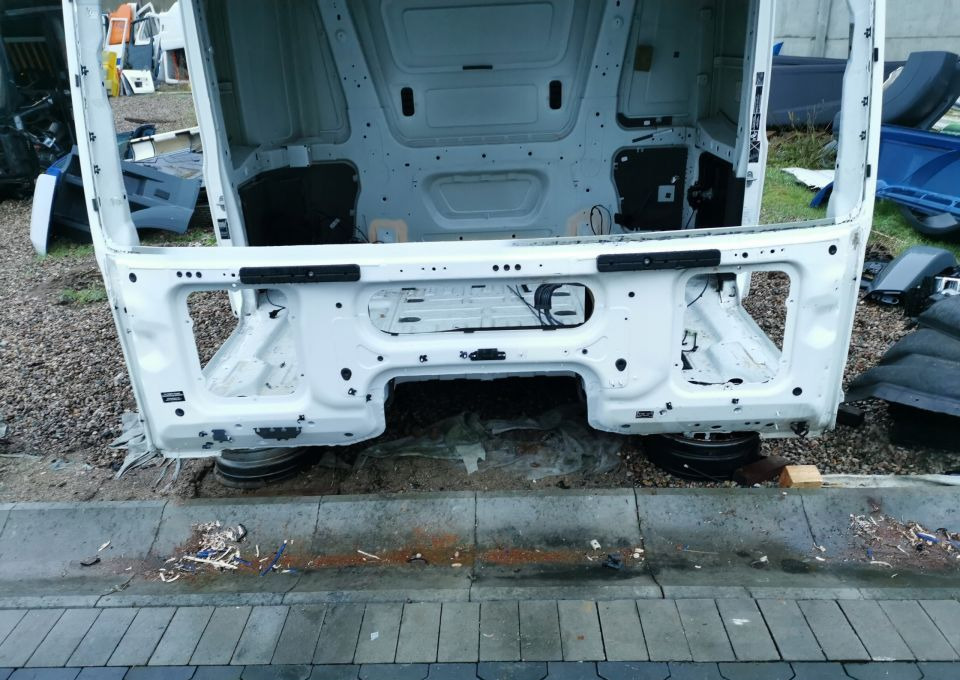 KABINA MERCEDES ACTROS MP4 GIGA BDF - Cabina para Camión: foto 5 KABINA MERCEDES ACTROS MP4 GIGA BDF - Cabina para Camión: foto 5