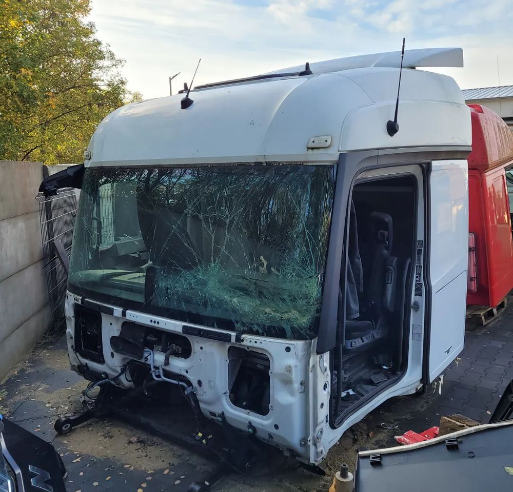 KABINA MERCEDES ACTROS MP4 STERM BDF - Cabina para Camión: foto 1 KABINA MERCEDES ACTROS MP4 STERM BDF - Cabina para Camión: foto 1