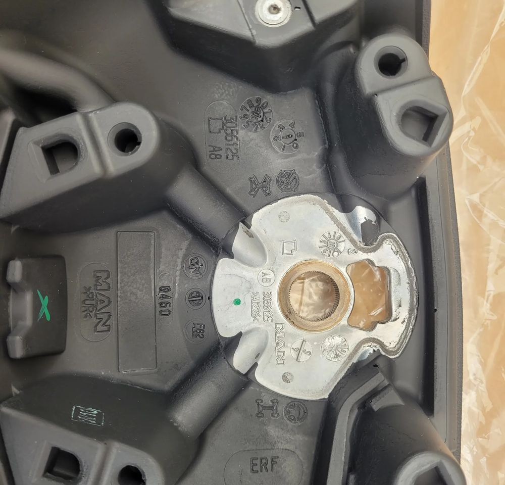 KIEROWNICA MAN TGX TGS TGM NOWY ORYGINAŁ 81.46430-0082 CHWALIM116 - Volante para Camión: foto 4 KIEROWNICA MAN TGX TGS TGM NOWY ORYGINAŁ 81.46430-0082 CHWALIM116 - Volante para Camión: foto 4