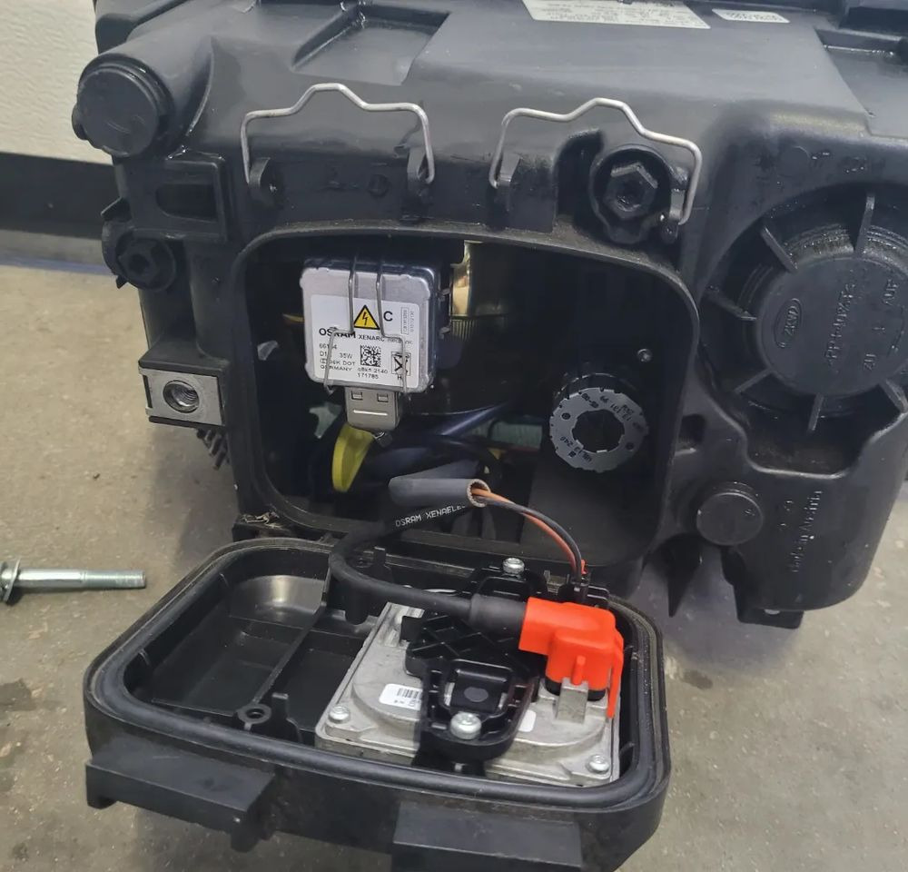 LAMPA XENON MAN TGX LH.81.25101-6515 - Luz/ Iluminación para Camión: foto 4 LAMPA XENON MAN TGX LH.81.25101-6515 - Luz/ Iluminación para Camión: foto 4