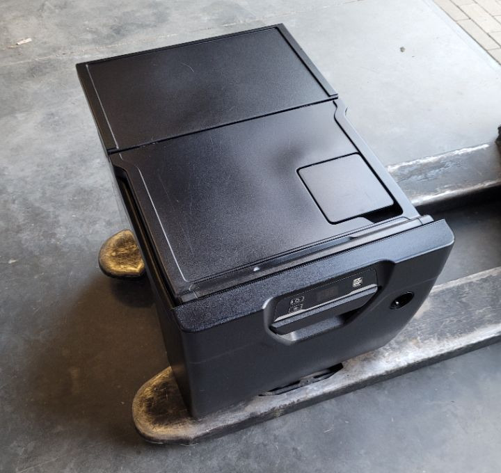 LODÓWKA IVECO STRALIS S WAY Uszkodzona.5802484029 - Carrocería y exterior para Camión: foto 1 LODÓWKA IVECO STRALIS S WAY Uszkodzona.5802484029 - Carrocería y exterior para Camión: foto 1