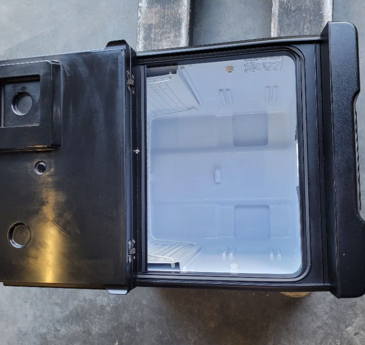 LODÓWKA IVECO STRALIS S WAY Uszkodzona.5802484029 - Carrocería y exterior para Camión: foto 2 LODÓWKA IVECO STRALIS S WAY Uszkodzona.5802484029 - Carrocería y exterior para Camión: foto 2