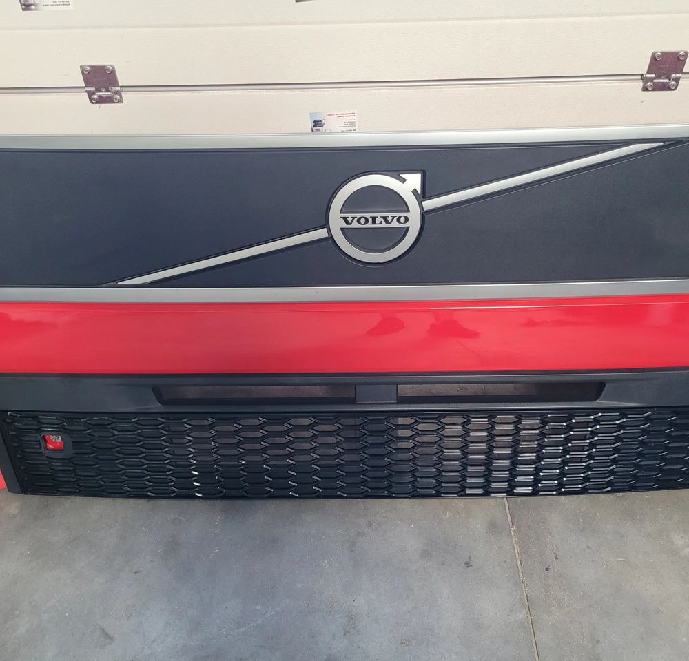 MASKA ATRAPA VOLVO FH5 FH4 LIFT ALU NM.ORYGINAŁ CHWALIM116 - Carrocería y exterior para Camión: foto 4 MASKA ATRAPA VOLVO FH5 FH4 LIFT ALU NM.ORYGINAŁ CHWALIM116 - Carrocería y exterior para Camión: foto 4