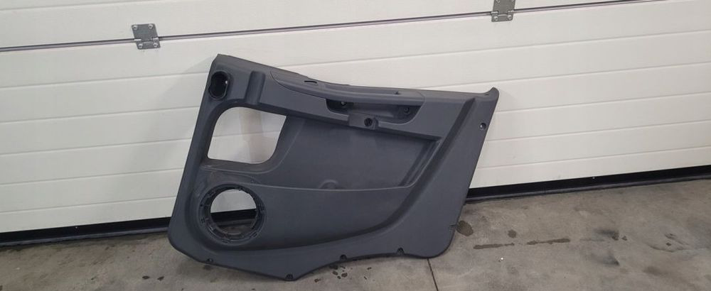 TAPICERKA DRZWI IVECO EUROCARGO E6 RH 504266737 - Puerta y piezas para Camión: foto 1 TAPICERKA DRZWI IVECO EUROCARGO E6 RH 504266737 - Puerta y piezas para Camión: foto 1