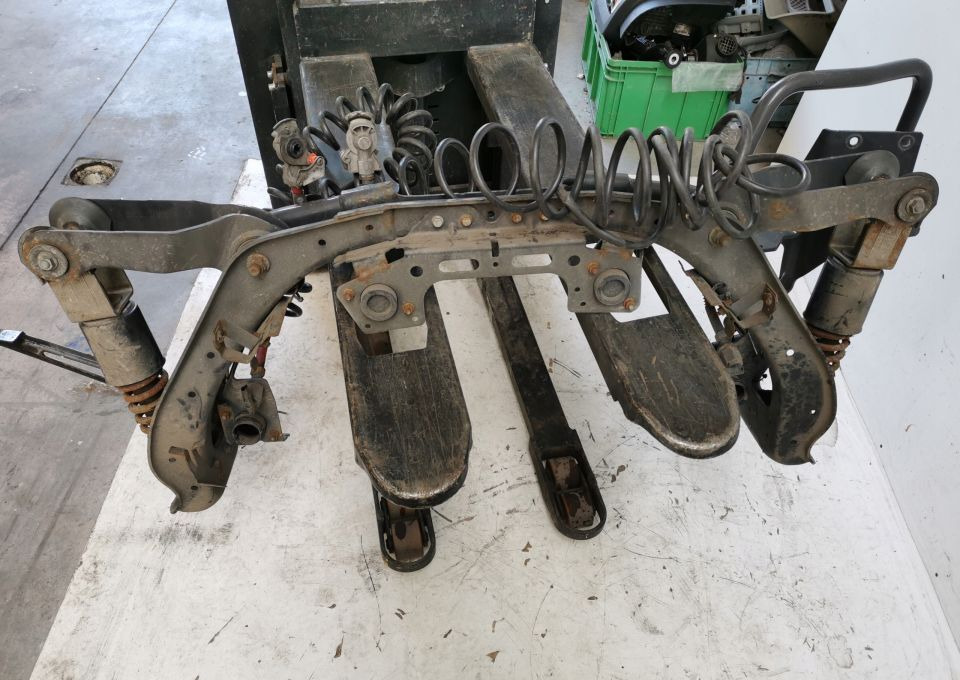 ZAWIESZENIE KABINY TYL MERCEDES ACTROS MP4 - Suspensión de cabina para Camión: foto 1 ZAWIESZENIE KABINY TYL MERCEDES ACTROS MP4 - Suspensión de cabina para Camión: foto 1