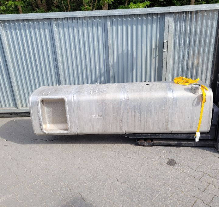 ZBIORNIK PALIWA DAF XF 106 845L 1944801 230X63X68 - Depósito de combustible para Camión: foto 1 ZBIORNIK PALIWA DAF XF 106 845L 1944801 230X63X68 - Depósito de combustible para Camión: foto 1