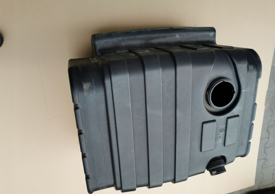 ZBIORNIK PALIWA IVECO EUROCARGO E6. 5801480845 - Depósito de combustible para Camión: foto 2 ZBIORNIK PALIWA IVECO EUROCARGO E6. 5801480845 - Depósito de combustible para Camión: foto 2