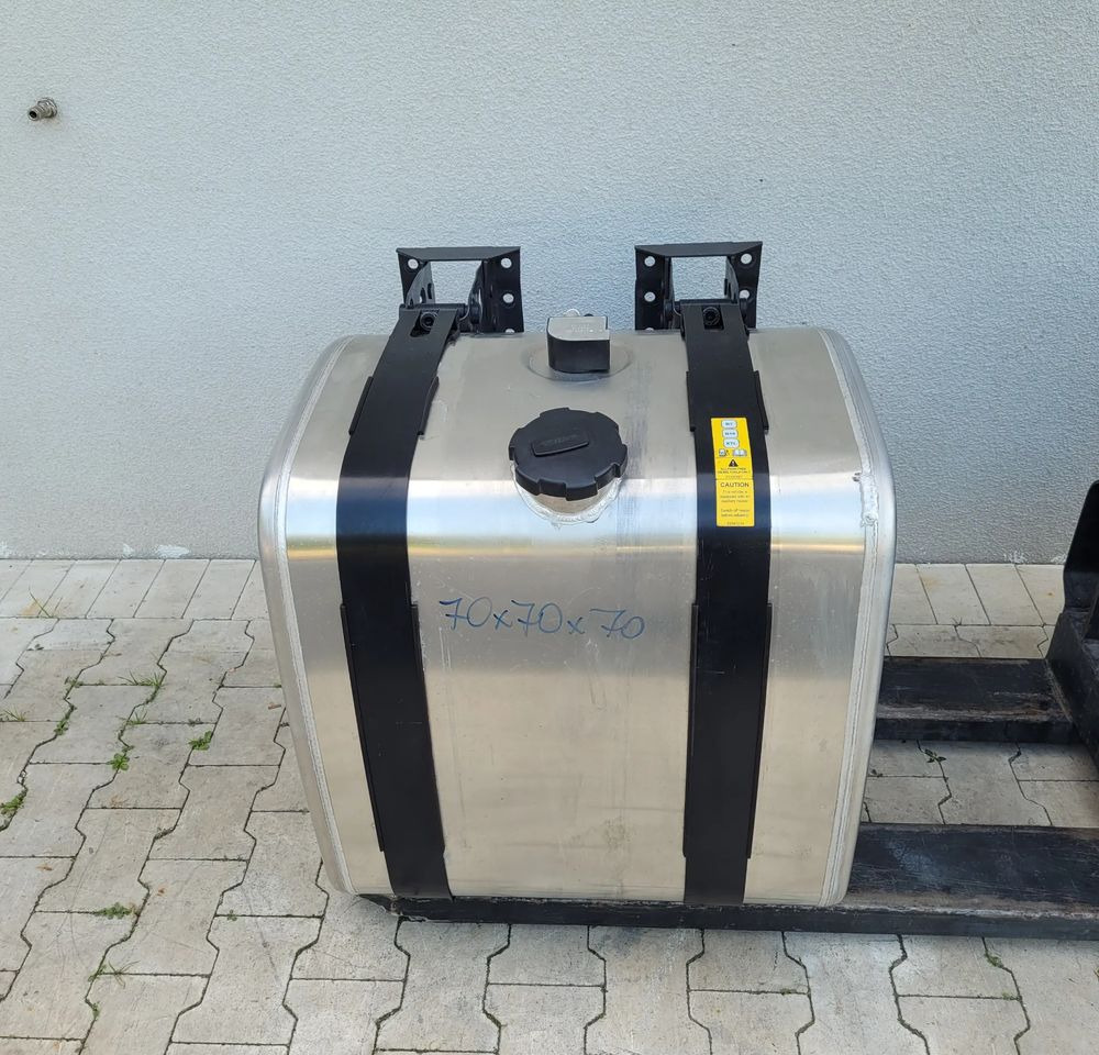 ZBIORNIK PALIWA VOLVO FH4 RENAULT 285L OM 22063854 70X70X70 - Depósito de combustible para Camión: foto 1 ZBIORNIK PALIWA VOLVO FH4 RENAULT 285L OM 22063854 70X70X70 - Depósito de combustible para Camión: foto 1