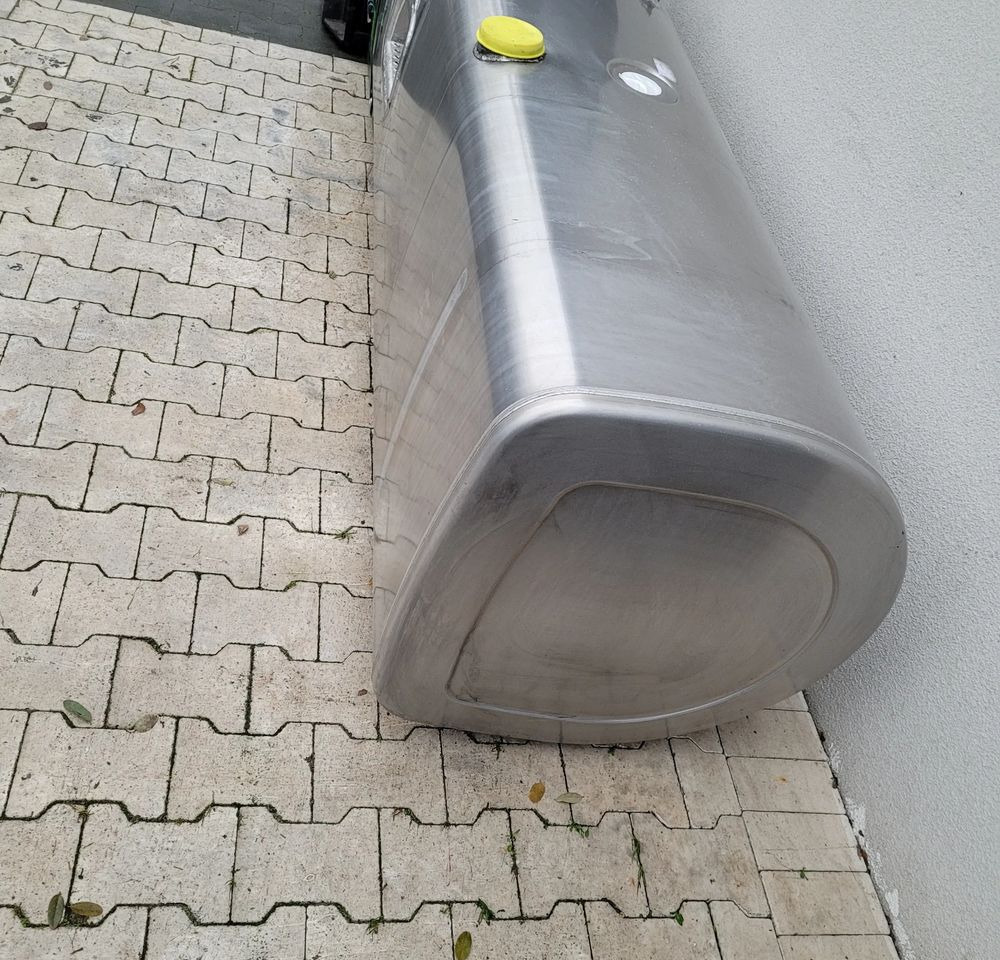 ZBIORNIK PALIWA VOLVO FH4 RENAULT OM 21442020 225X70X70CM 900L - Depósito de combustible para Camión: foto 2 ZBIORNIK PALIWA VOLVO FH4 RENAULT OM 21442020 225X70X70CM 900L - Depósito de combustible para Camión: foto 2