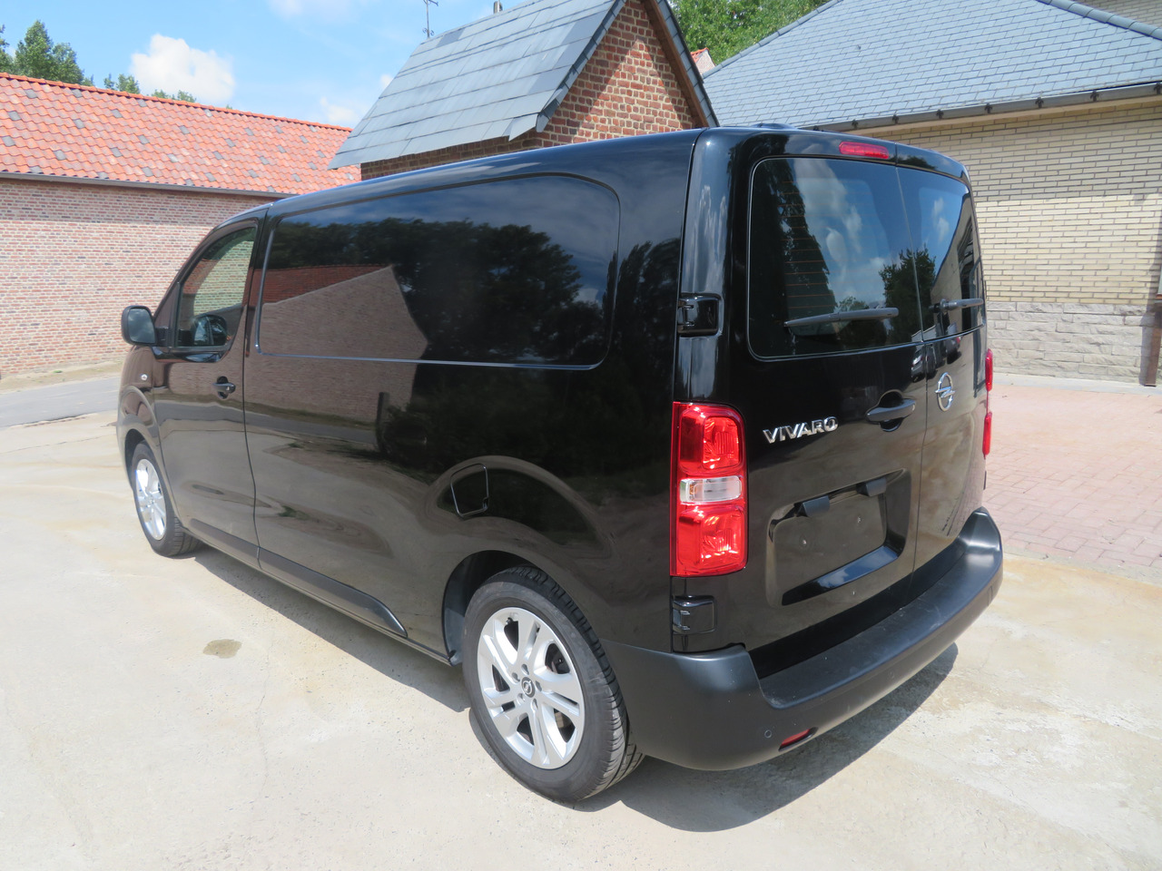 OPEL Vivaro Edition 2.0 Turbo - L2H1 - Furgoneta pequeña: foto 5 OPEL Vivaro Edition 2.0 Turbo - L2H1 - Furgoneta pequeña: foto 5