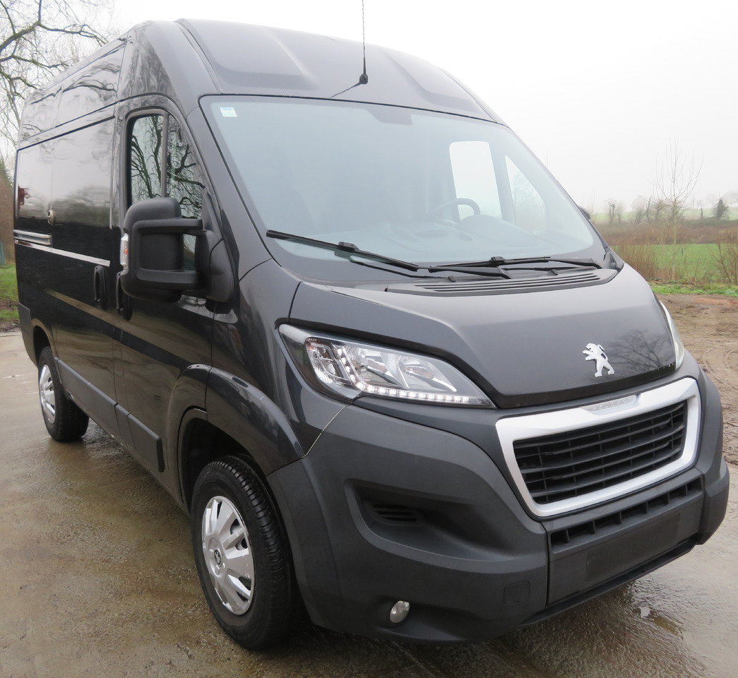 Peugeot Boxer 2.0blue HDI - Furgoneta pequeña: foto 1 Peugeot Boxer 2.0blue HDI - Furgoneta pequeña: foto 1