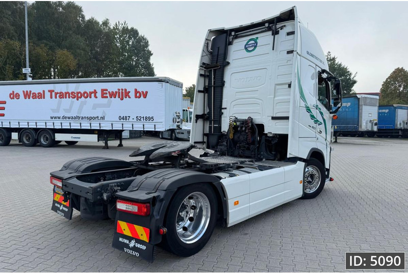 Volvo FH 460 Globetrotter XL, Euro 6, Mega / Like new! / Special interior / Standklima / 2 Tanks - Cabeza tractora: foto 3 Volvo FH 460 Globetrotter XL, Euro 6, Mega / Like new! / Special interior / Standklima / 2 Tanks - Cabeza tractora: foto 3
