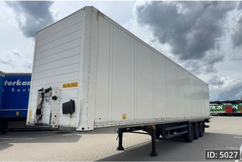 Schmitz Cargobull SCB/S3B / Disk brakes / Double stock / Taillift - Semirremolque caja cerrada: foto 1 Schmitz Cargobull SCB/S3B / Disk brakes / Double stock / Taillift - Semirremolque caja cerrada: foto 1