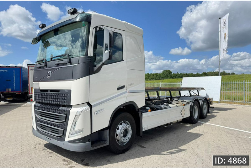 Camión portacontenedore/ Intercambiable Volvo FH 500 Globetrotter, Euro 6, / 6x2 / Hydraulic body / frame 7.4 m / Tail lift: foto 1