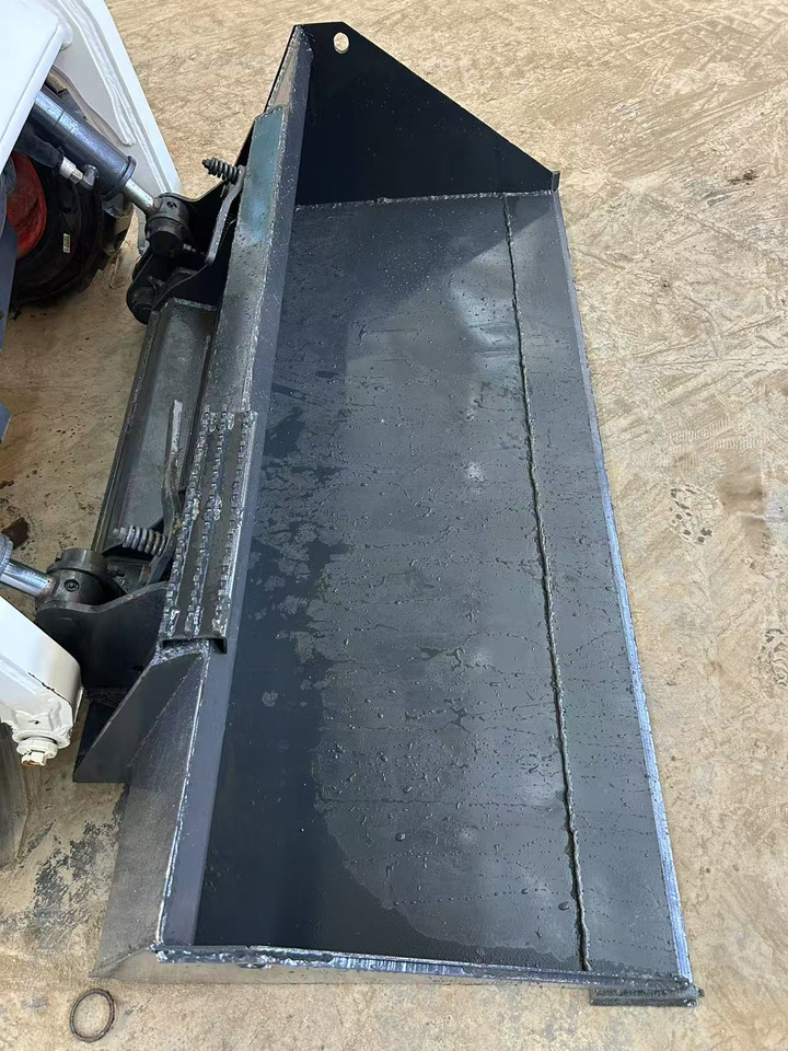 BOBCAT Skid Steer Loader S130 - Minicargadora: foto 4 BOBCAT Skid Steer Loader S130 - Minicargadora: foto 4