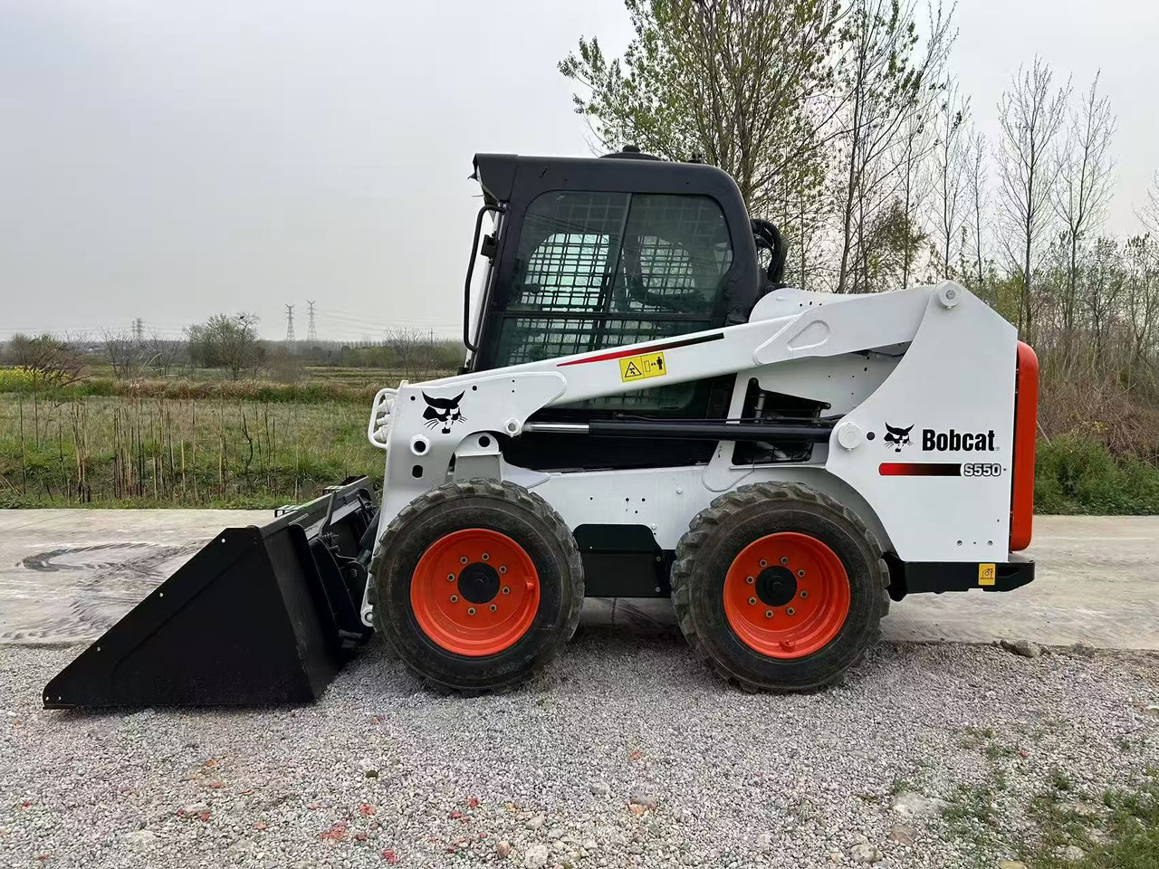 BOBCAT Skid Steer Loader S550 - Minicargadora: foto 2 BOBCAT Skid Steer Loader S550 - Minicargadora: foto 2