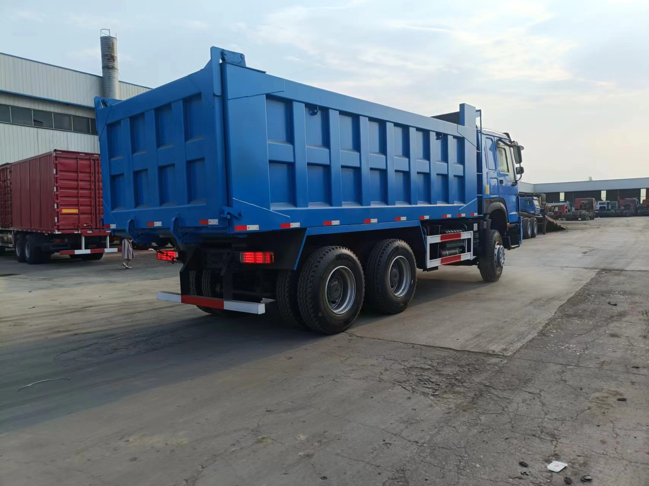 Camión HOWO DUMP TRUCK  6✖4: foto 7