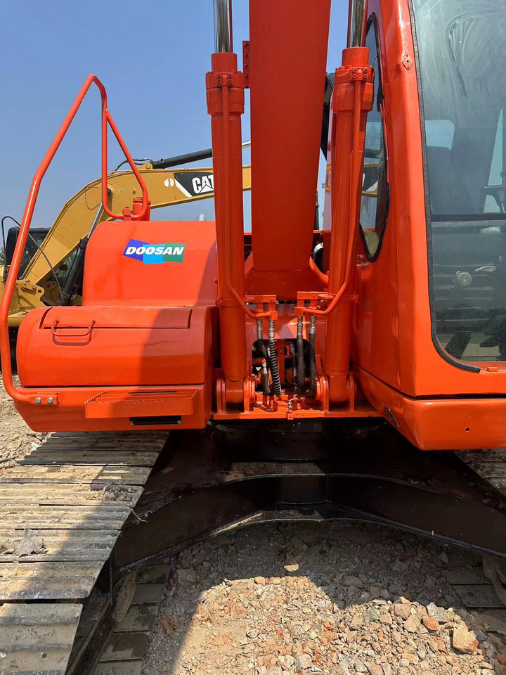 DOOSAN DH150LC-7 Extended arm crawler excavator - Excavadora de cadenas: foto 4 DOOSAN DH150LC-7 Extended arm crawler excavator - Excavadora de cadenas: foto 4