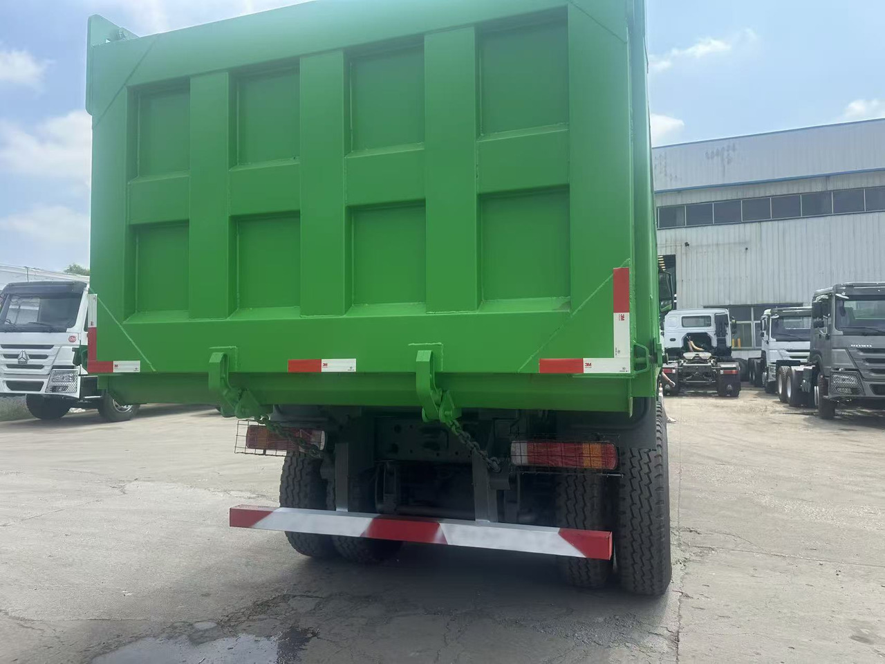 HOWO Haohan 6✖4 Dump Truck Green - Camión caja cerrada: foto 5 HOWO Haohan 6✖4 Dump Truck Green - Camión caja cerrada: foto 5