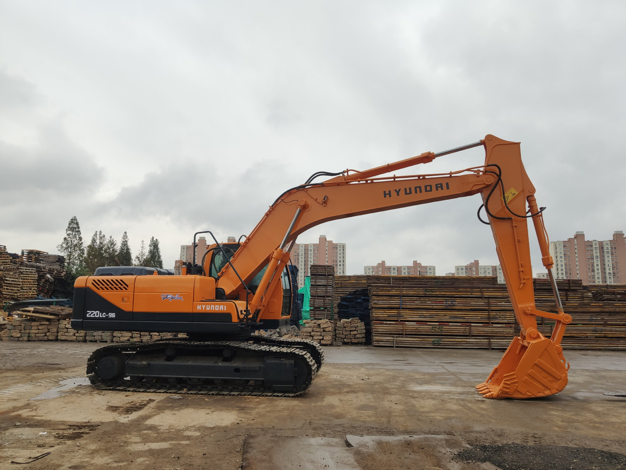 HYUNDAI Crawler Excavator R220-9S Click Here for Discount - Excavadora de cadenas: foto 2 HYUNDAI Crawler Excavator R220-9S Click Here for Discount - Excavadora de cadenas: foto 2