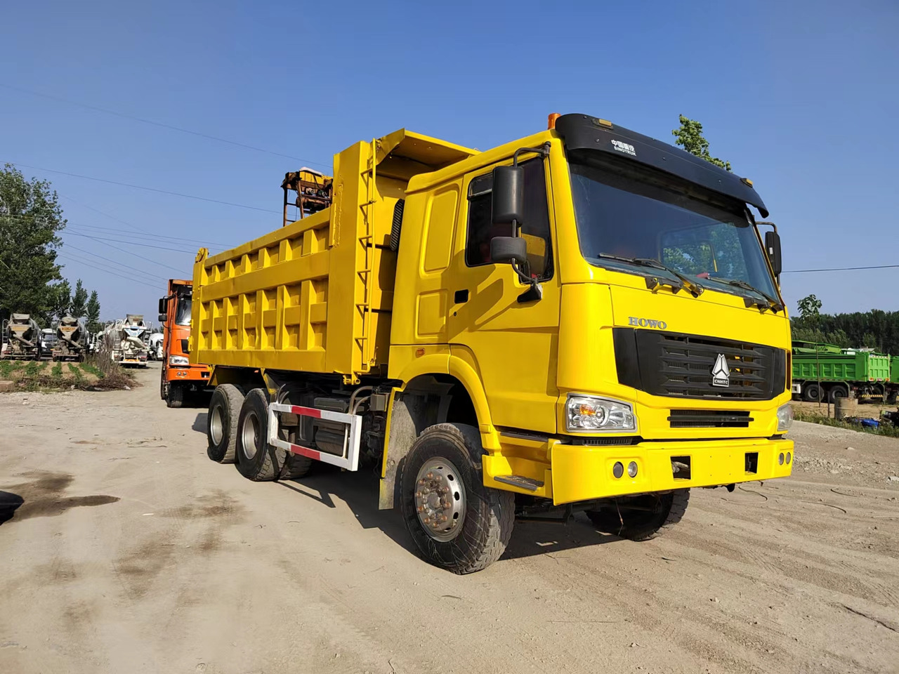 SINOTRUK HOWO 375 6X4 CLICK HERE FOR DIACOUNT - Camión volquete: foto 2 SINOTRUK HOWO 375 6X4 CLICK HERE FOR DIACOUNT - Camión volquete: foto 2