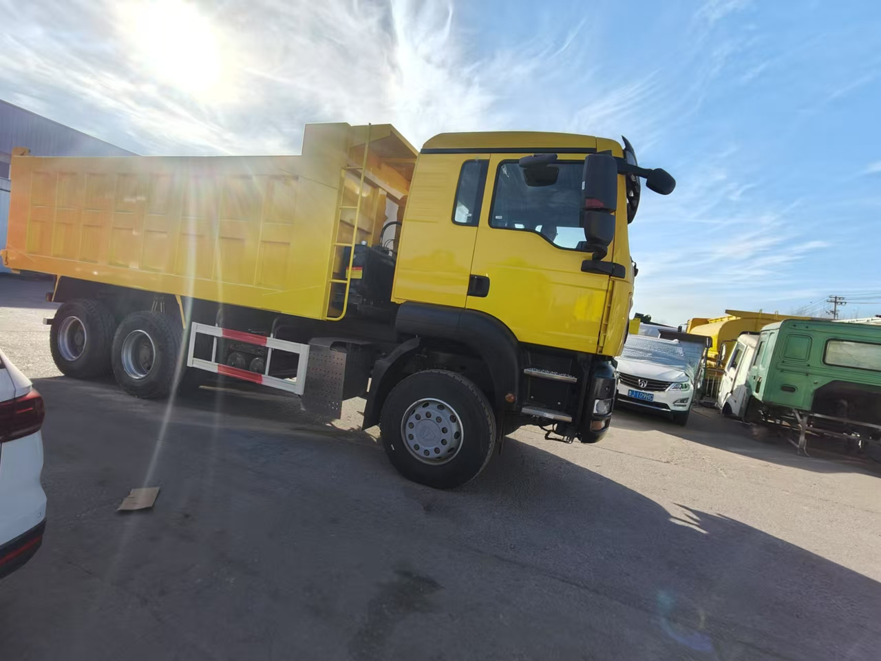 SINOTRUK T5G 6X4 CLICK HERE FOR DISCOUNT - Camión volquete: foto 4 SINOTRUK T5G 6X4 CLICK HERE FOR DISCOUNT - Camión volquete: foto 4