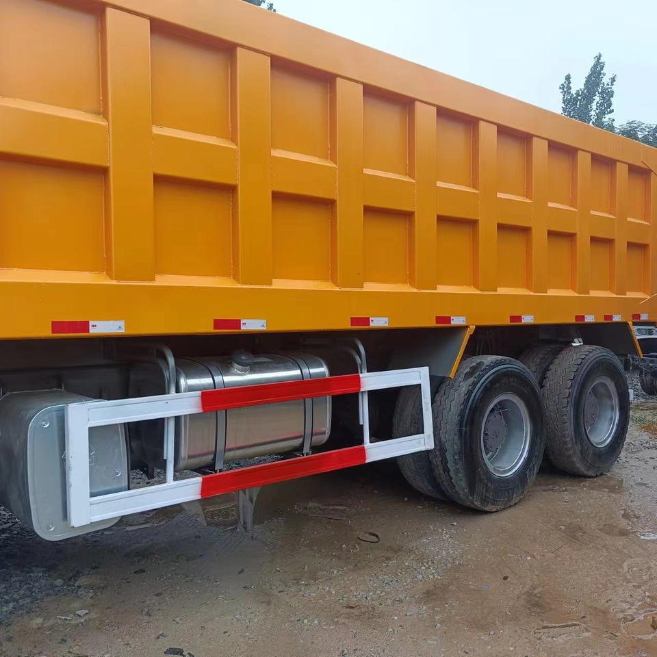 Sino HOWO 8x4 Dump Truck Click for Discount - Camión volquete: foto 2 Sino HOWO 8x4 Dump Truck Click for Discount - Camión volquete: foto 2