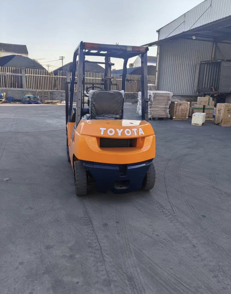 TOYOTA 2.5ton Forklift Click for Discount - Carretilla elevadora diésel: foto 5 TOYOTA 2.5ton Forklift Click for Discount - Carretilla elevadora diésel: foto 5