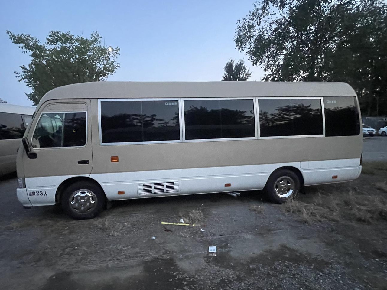 TOYOTA Coaster - Autobús urbano: foto 3 TOYOTA Coaster - Autobús urbano: foto 3