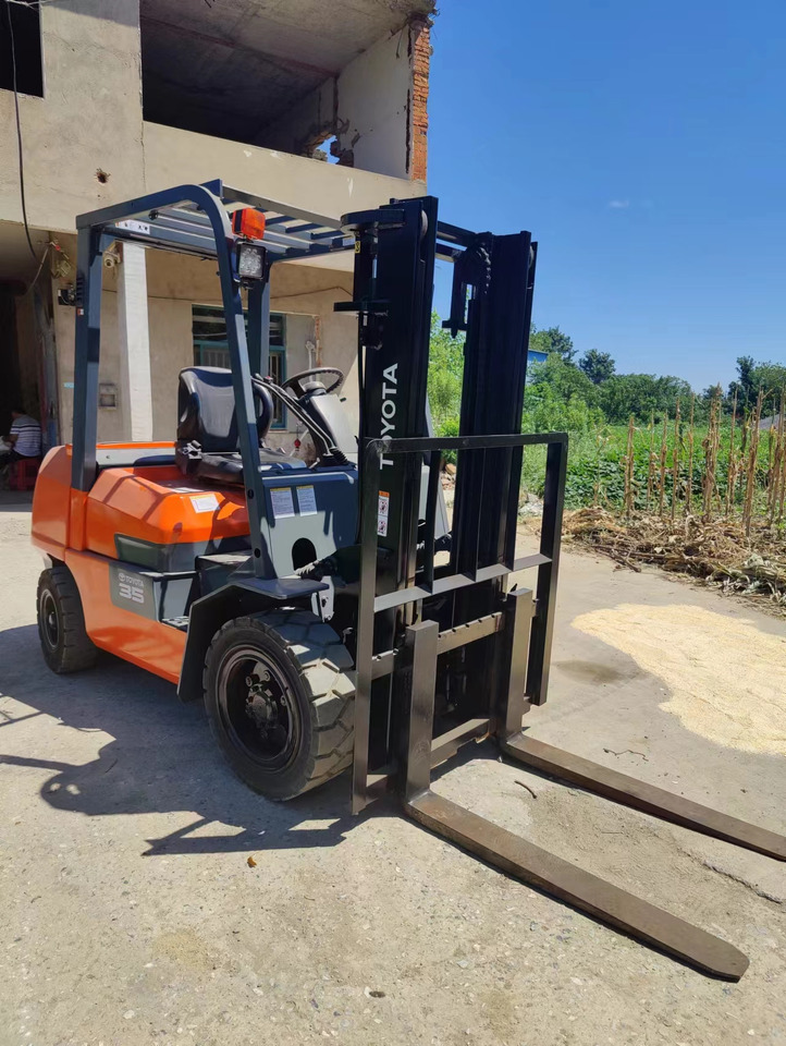 TOYOTA FD35 Forklift 3.5Ton Click for Discount - Carretilla elevadora diésel: foto 4 TOYOTA FD35 Forklift 3.5Ton Click for Discount - Carretilla elevadora diésel: foto 4