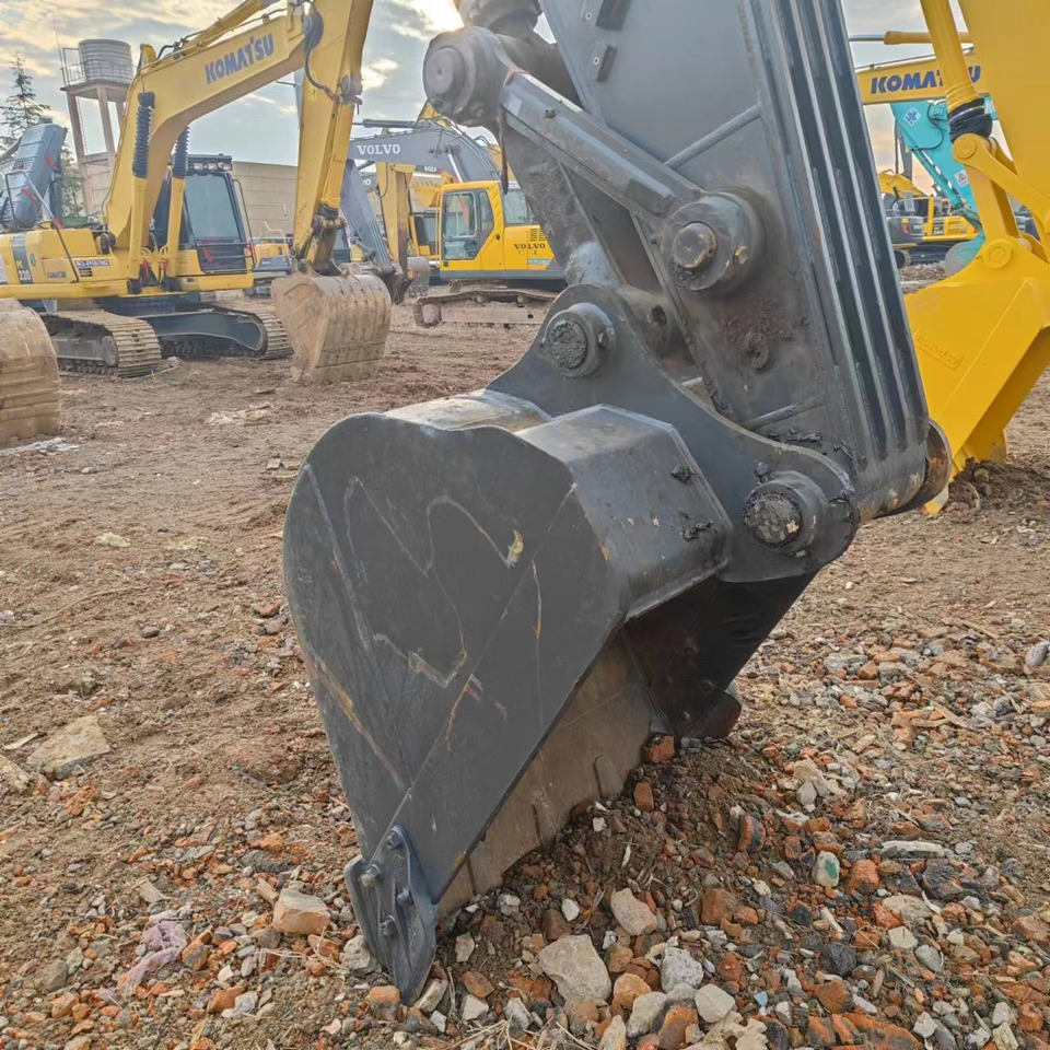 VOLVO Excavator EC240 Click for Discount - Excavadora de cadenas: foto 3 VOLVO Excavator EC240 Click for Discount - Excavadora de cadenas: foto 3