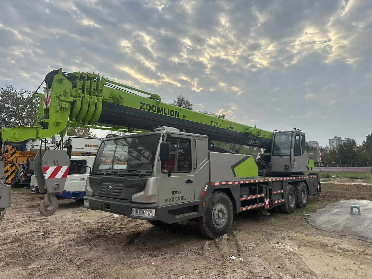 ZOOMLION Crane ZTC251V 25Ton - Grúa todo terreno: foto 2 ZOOMLION Crane ZTC251V 25Ton - Grúa todo terreno: foto 2
