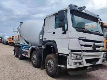 SINOTRUK Concrete Truck for Sale in Mali - Camión: foto 1 SINOTRUK Concrete Truck for Sale in Mali - Camión: foto 1