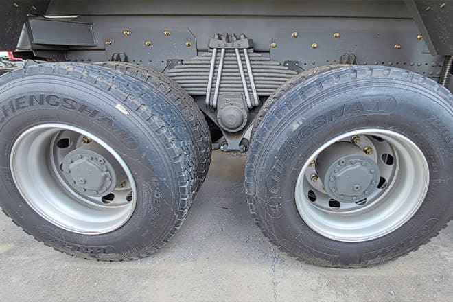 SINOTRUK Howo 400 10 Wheeler Tipper Truck for Sale in Côte d'Ivoire - Camión volquete: foto 5 SINOTRUK Howo 400 10 Wheeler Tipper Truck for Sale in Côte d'Ivoire - Camión volquete: foto 5