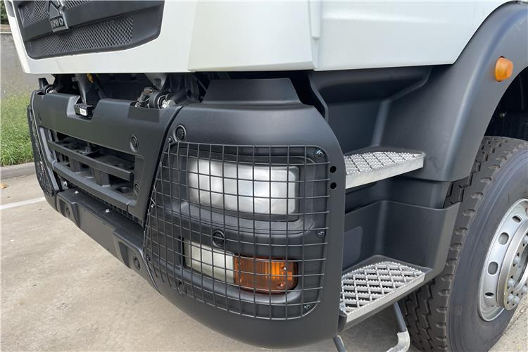 SINOTRUK Howo Dump Truck 6x4 for Sale In Ghana - Camión volquete: foto 2 SINOTRUK Howo Dump Truck 6x4 for Sale In Ghana - Camión volquete: foto 2