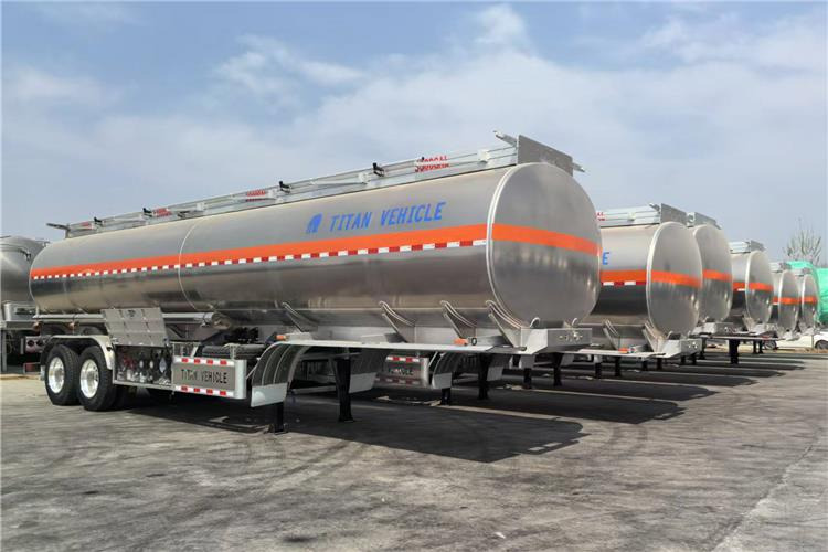 TITAN 2 Axle 40000 Liters Aluminum Tanker Trailer for Sale In Costa Rica - Semirremolque cisterna: foto 1 TITAN 2 Axle 40000 Liters Aluminum Tanker Trailer for Sale In Costa Rica - Semirremolque cisterna: foto 1