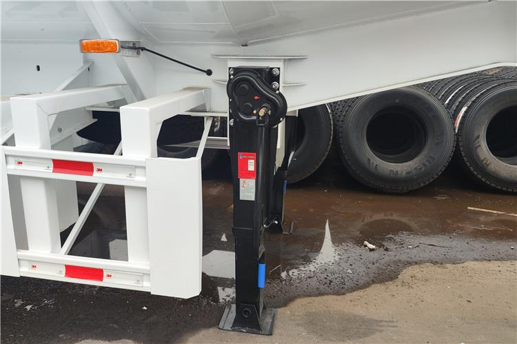 TITAN 4 Axle 60000 Liters Diesel Tanker Trailer In Zambia - Semirremolque cisterna: foto 5 TITAN 4 Axle 60000 Liters Diesel Tanker Trailer In Zambia - Semirremolque cisterna: foto 5