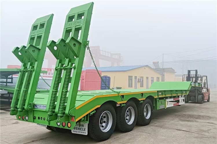 TITAN 80 Ton Equal Width Low Bed Truck Trailer for Sale In Ghana - Semirremolque góndola rebajadas: foto 2 TITAN 80 Ton Equal Width Low Bed Truck Trailer for Sale In Ghana - Semirremolque góndola rebajadas: foto 2
