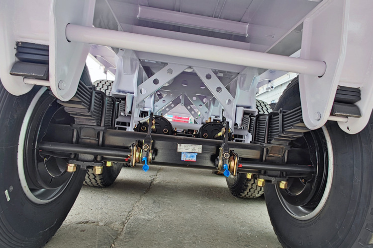 TITAN Cargo Trailer for Sale in Saudi Arabia - Semirremolque transporte de ganado: foto 4 TITAN Cargo Trailer for Sale in Saudi Arabia - Semirremolque transporte de ganado: foto 4