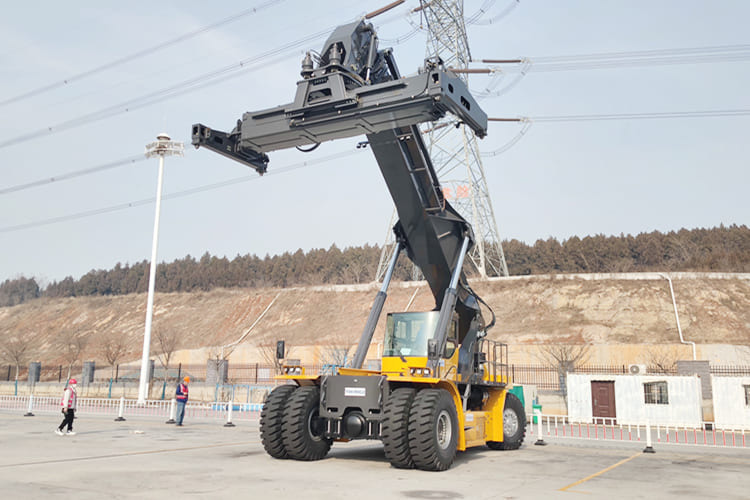 XCMG Container Reach Stacker for Sale in Ghana - Carretilla para contenedores: foto 3 XCMG Container Reach Stacker for Sale in Ghana - Carretilla para contenedores: foto 3