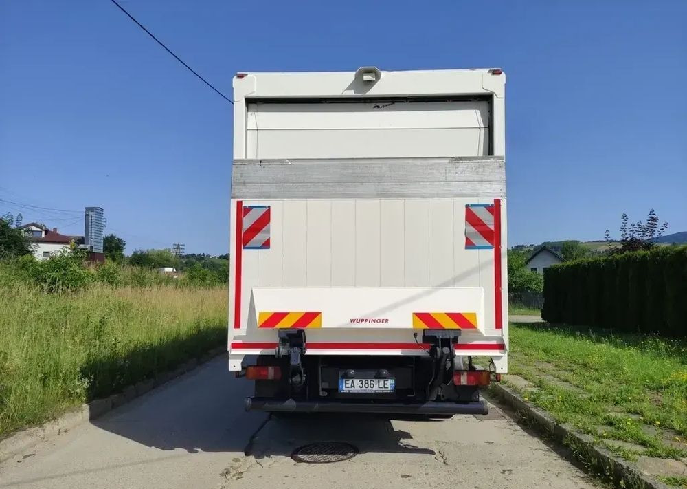 MAN TGM 15.290 kontener , winda - Camión caja cerrada: foto 4 MAN TGM 15.290 kontener , winda - Camión caja cerrada: foto 4